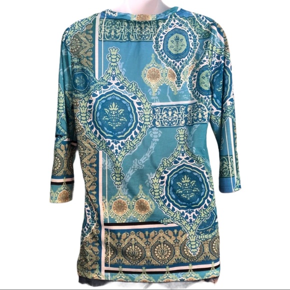 Kiara 3/4 Sleeve Scoop Neck Medallion Top NEW - Picture 4 of 7